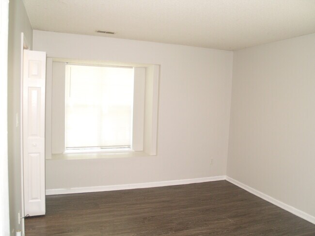Building Photo - 2832 Iron Gate Ln