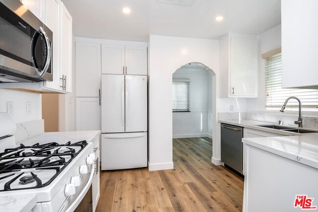 Building Photo - 4418 Brunswick Ave