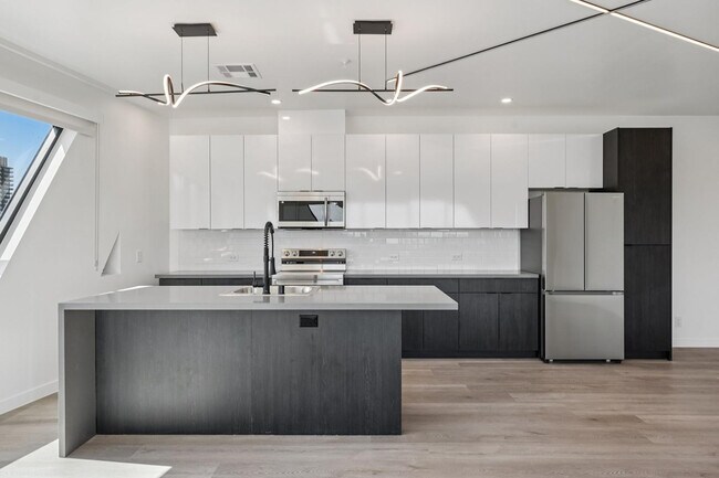 Building Photo - 1030 N 1st St