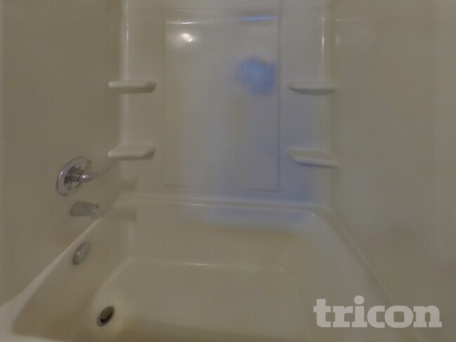 Building Photo - 2512 Solomon Ln