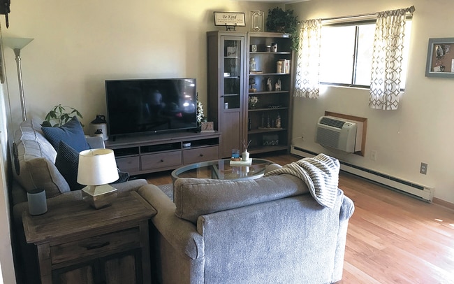 Building Photo - 3 Murphys Ln