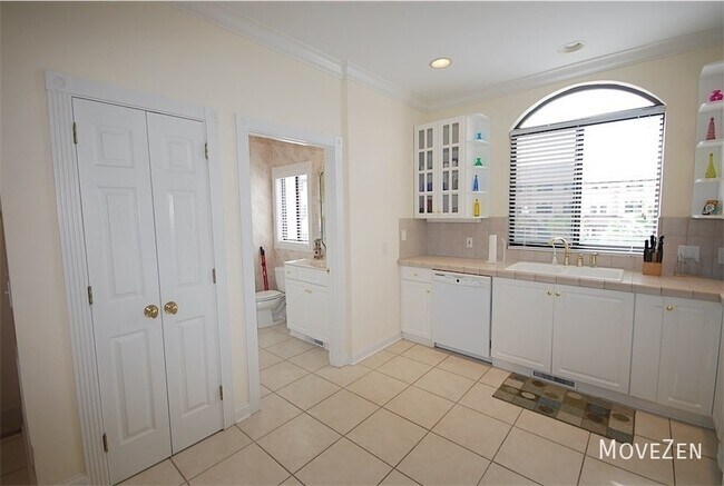 Building Photo - 111 Spencer Farlow Dr-
