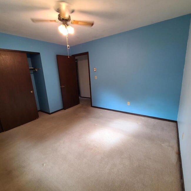 Building Photo - 912 East Ave