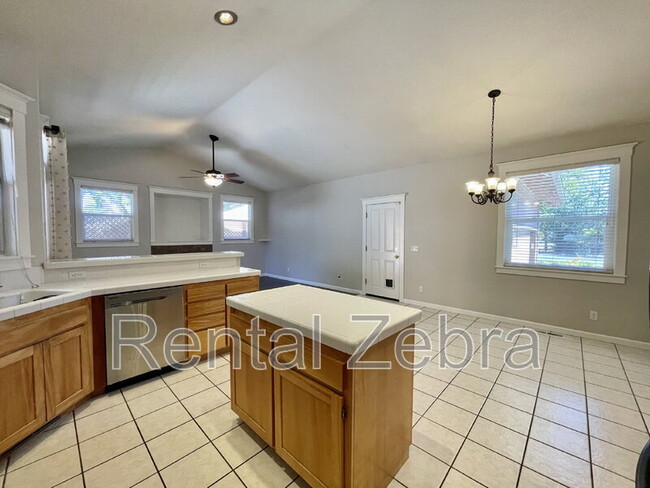Building Photo - 233 Craftman Ct