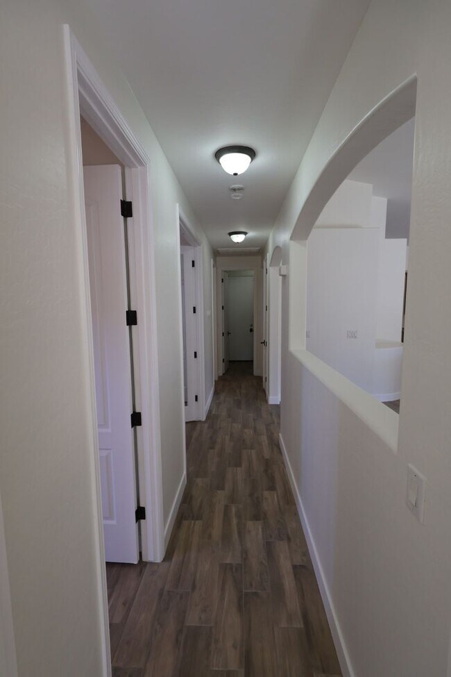 Building Photo - Remodeled 4 Bed 2 Bath Home.