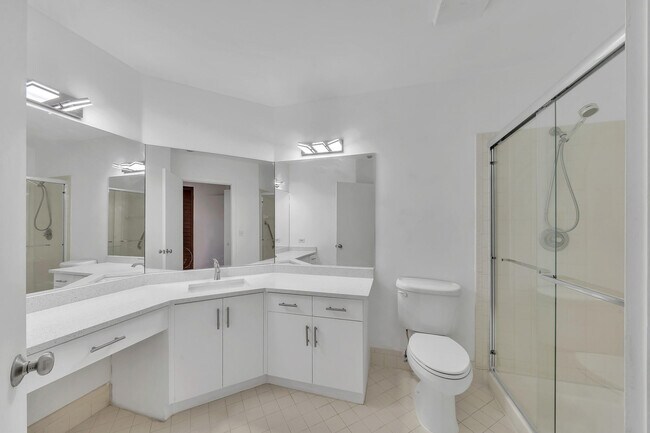 Building Photo - 4111 Coral Tree Cir