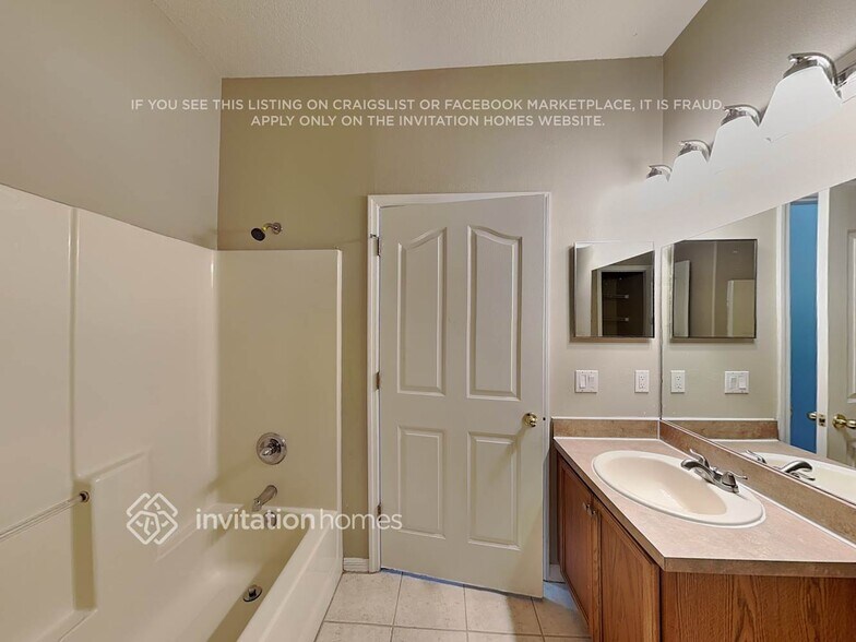 Building Photo - 6606 Colonial Lake Dr