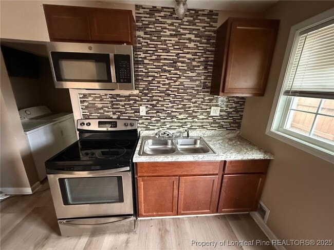 Building Photo - 324 Rhew St