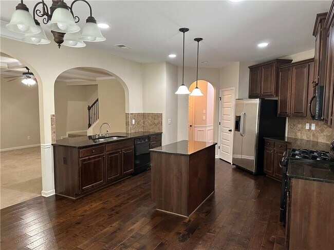 Building Photo - 1560 Walking Horse Trail
