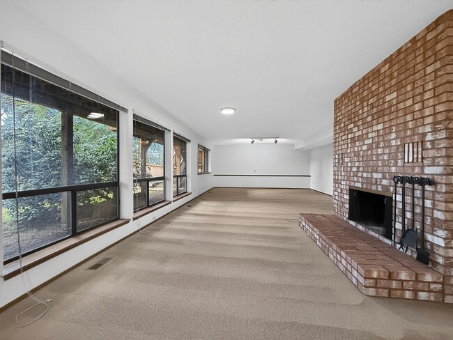 Building Photo - 5333 134th Ave SE