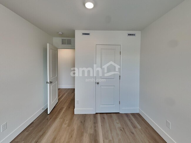 Building Photo - 11159 Magallanes St