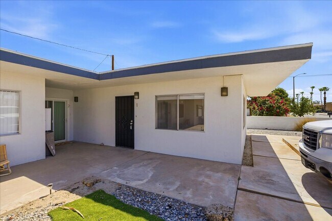 Building Photo - 4444 E Sunny Dunes Rd