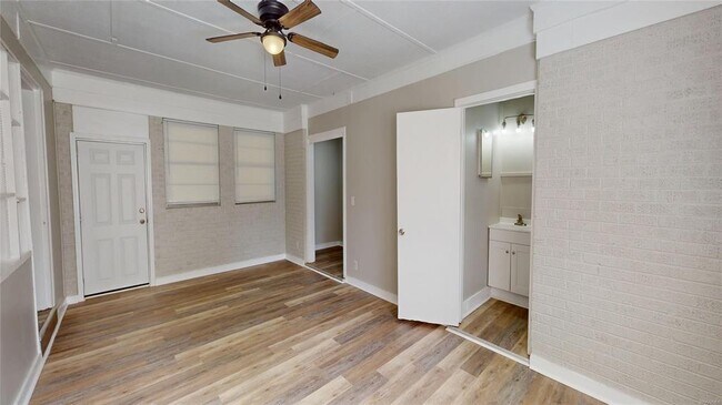 Building Photo - 1003 Geneva St