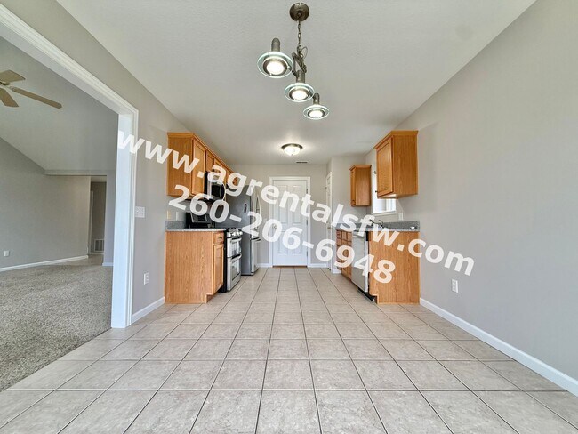 Building Photo - 9668 Pinepark Pass