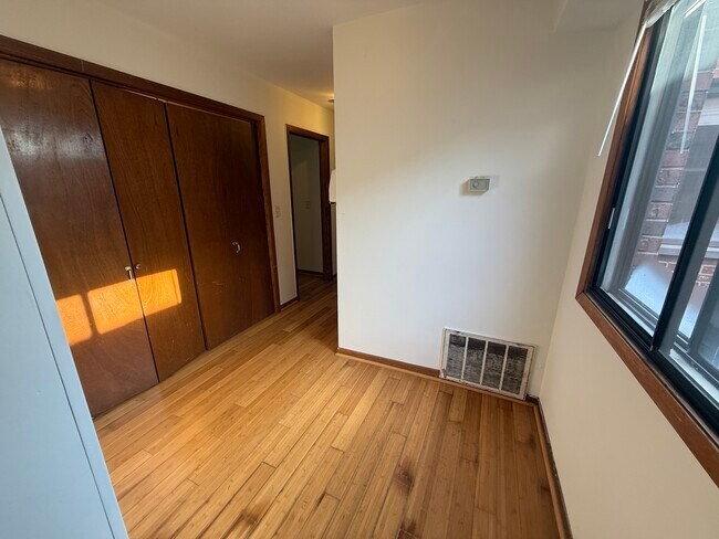 Building Photo - 7412 N Western Ave