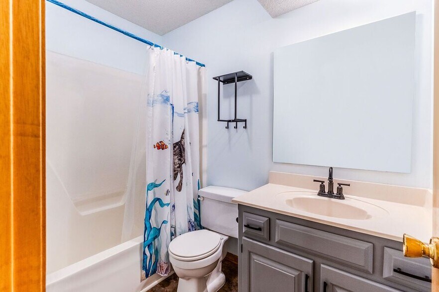 Building Photo - 8403 W 150th St