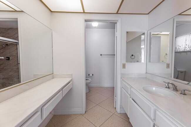 Building Photo - 6361 O'Bannon Dr