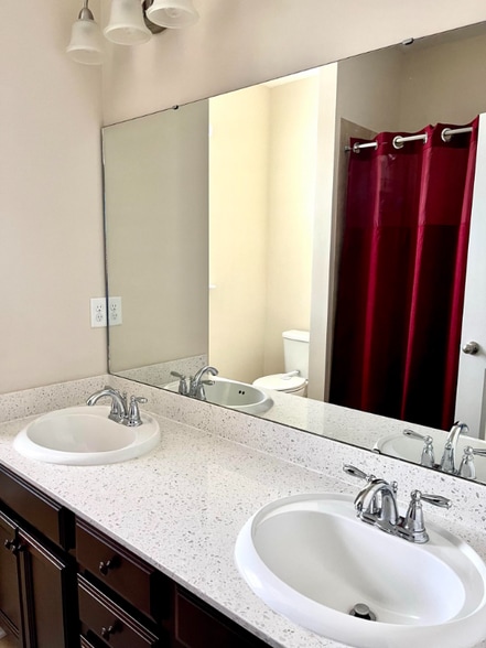 Building Photo - 7030 Crispin Cove Dr