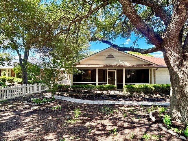 Primary Photo - 1300 Leah Ln