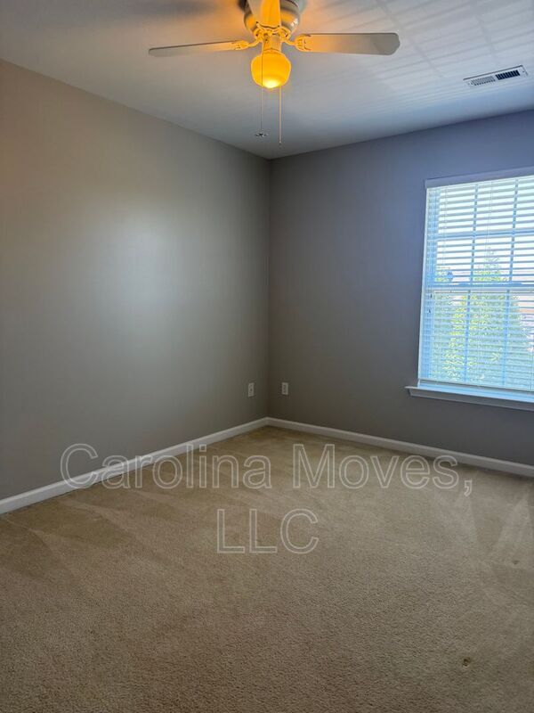 Building Photo - 733 Rock Hill Ct