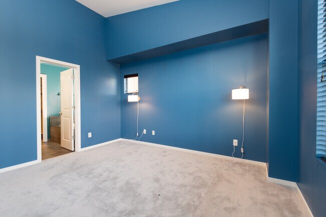 Building Photo - 6733 37th Ave S