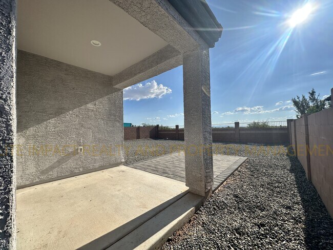 Building Photo - 11112 S Weismann Dr