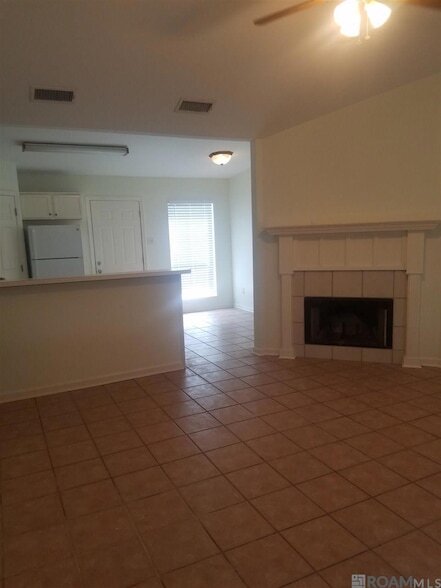 Building Photo - 16242 E Ridgewood Dr