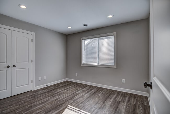 Building Photo - 1594 Gunston Dr