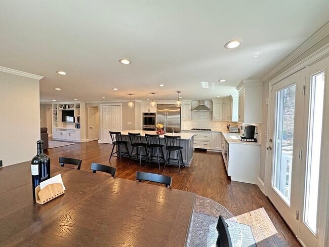 Building Photo - 99 Westchester Rd