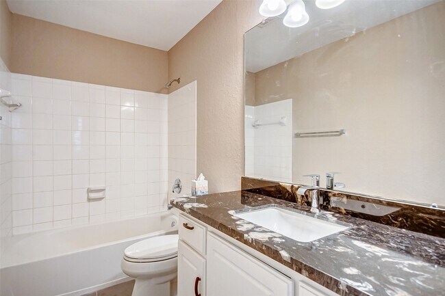 Building Photo - 2022 Ridge Wood Ln