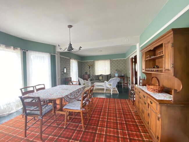 Building Photo - Pacific Grove Historical 3 Bed 2 Bath