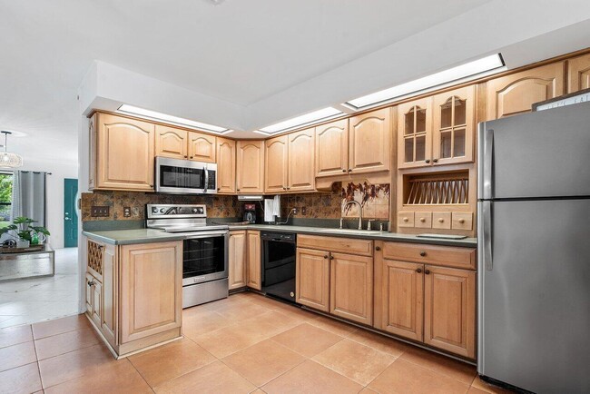 Building Photo - 1367 Riverside Cir
