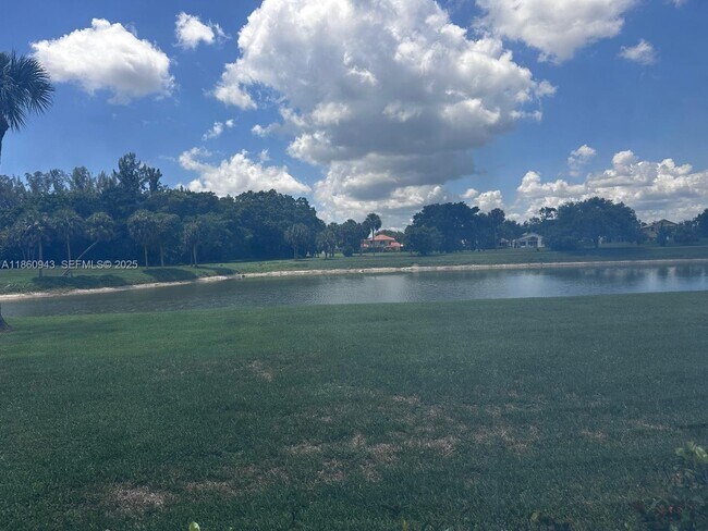 Building Photo - 3310 Pinewalk Dr N