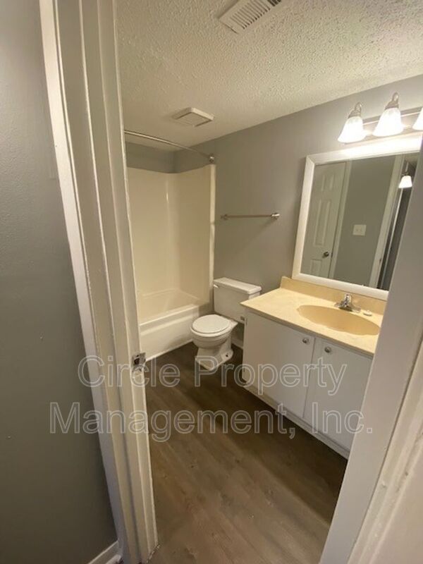 Building Photo - 4107 Hunters Ridge Dr SW