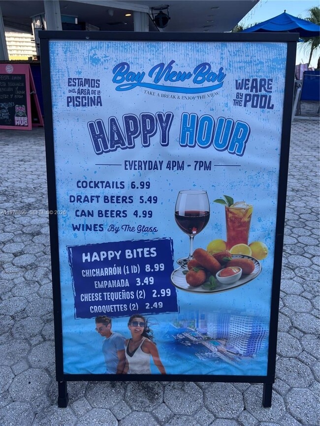 Building Photo - 999 Brickell Bay Dr