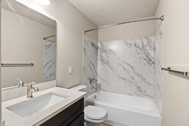 2 Bed 1 Bath - 700 Sq Ft - University Crossing Apartments