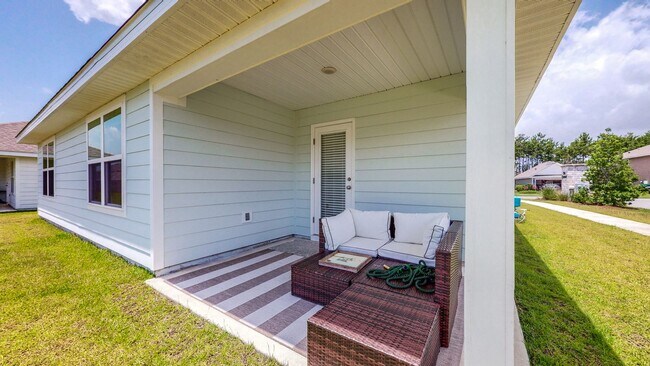 Building Photo - Coming Soon! 4 bed 2 bath home located in Hammock Bay!