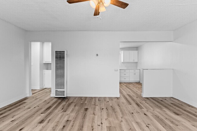 Interior Photo - 1050 Gaviota Avenue