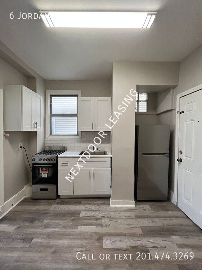 Building Photo - 6 Jordan Ave