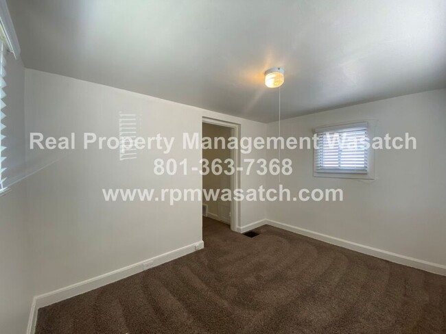 Building Photo - 1103 E Sherman Ave