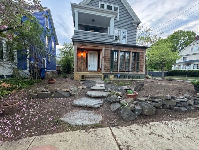 Primary Photo - 52 Howard Ave