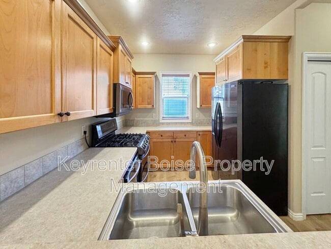 Building Photo - 1838 S Latah St