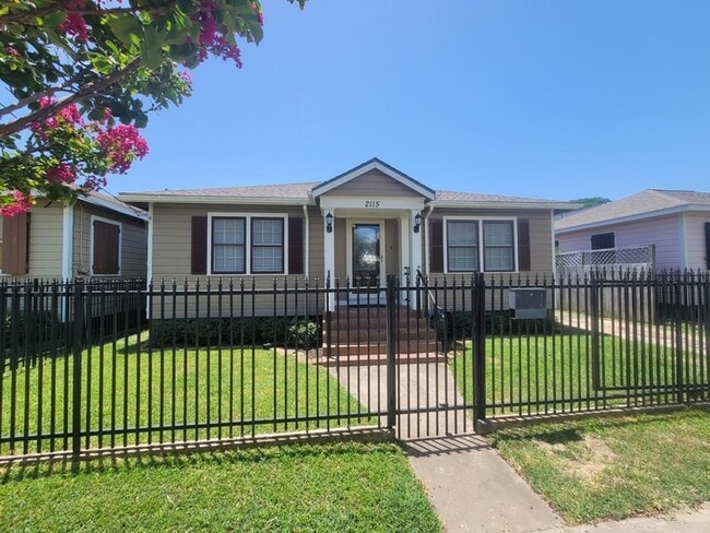 Primary Photo - 2115 Avenue O