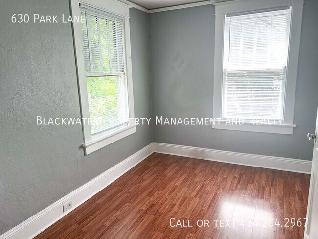 Building Photo - 630 Park Ln