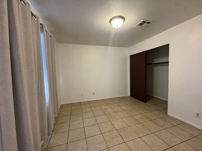 Building Photo - 1539 Monte Vista Dr