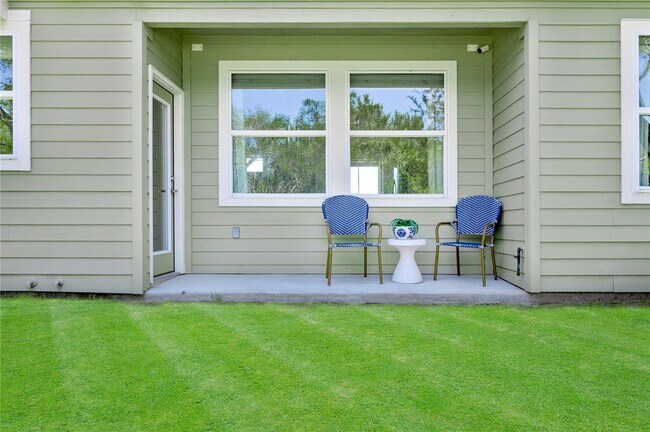 Building Photo - 142 Volterra Ln