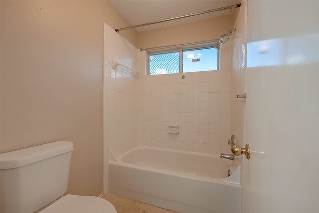 Building Photo - 10902 Primrose Acres Ln