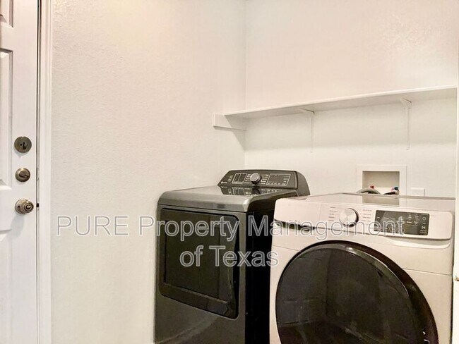 Building Photo - 2306 Kuykendall Dr