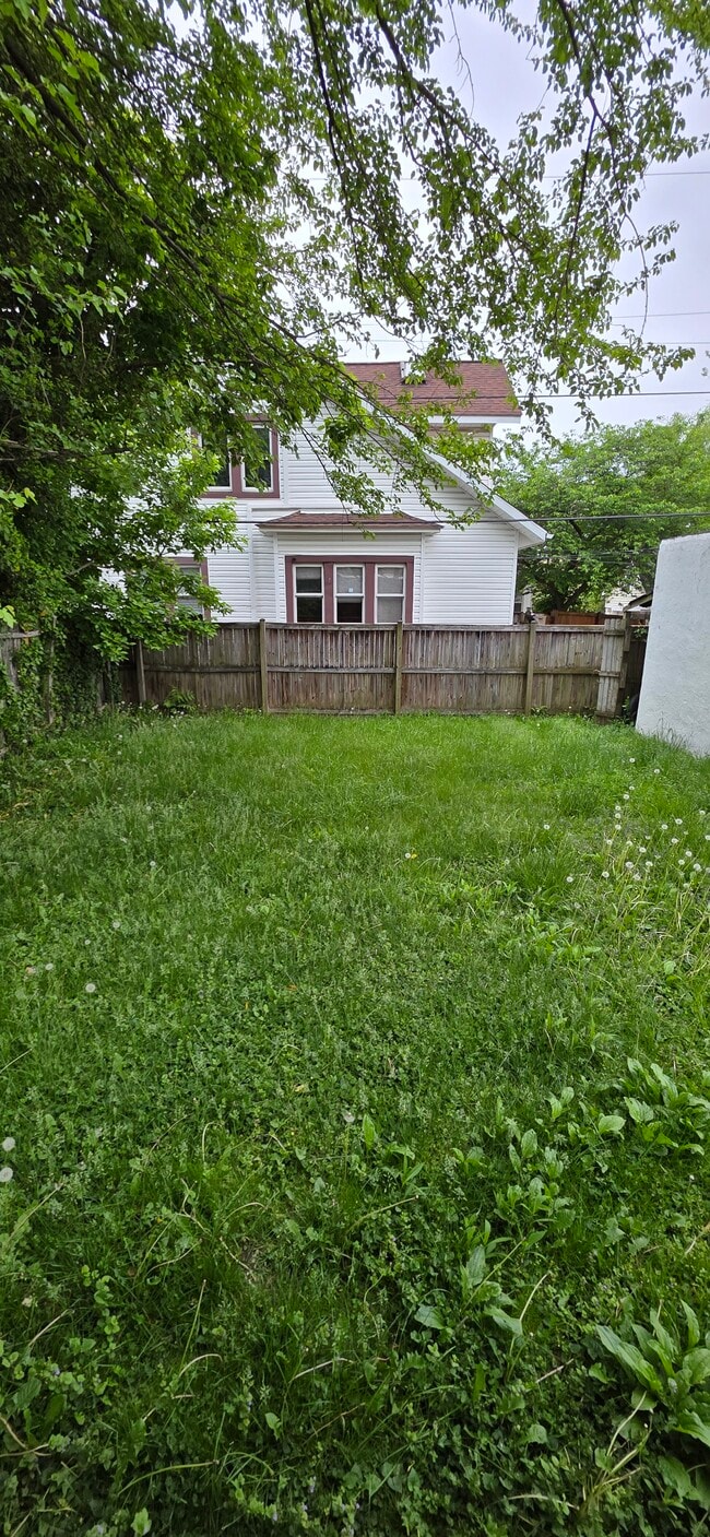 Building Photo - 4607 Mannasota Ave