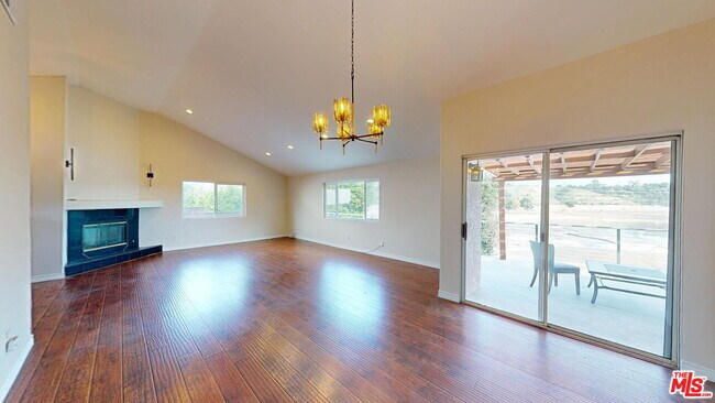 Building Photo - 2629 Meguiar Dr